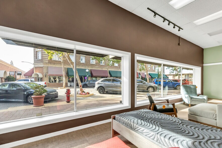 More Photos Of 10 S School St, Lodi Storefront Retail Office For Sale