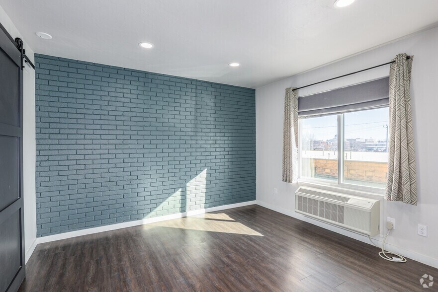 More Photos Of 516 NW 8th St, Oklahoma City Apartments For Sale