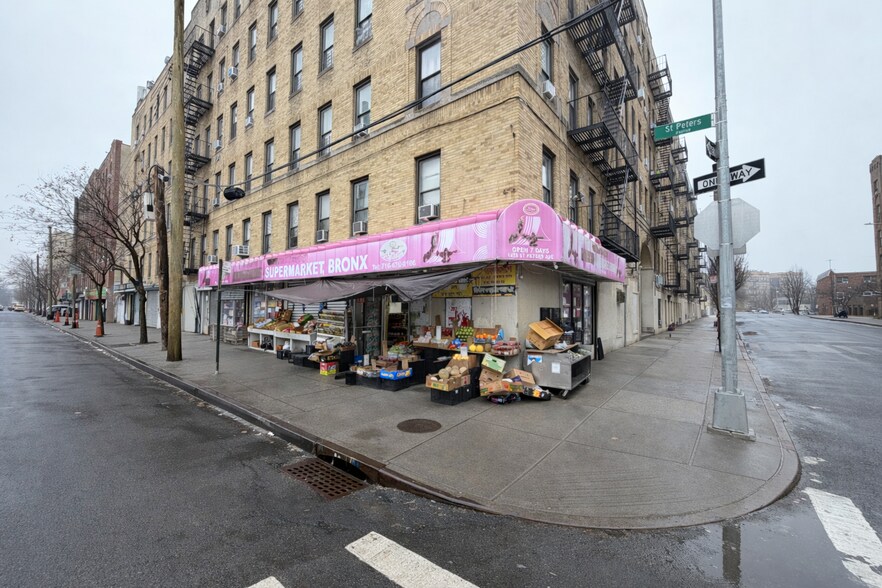 More Photos Of 2501 Tratman Ave, Bronx Apartments For Lease