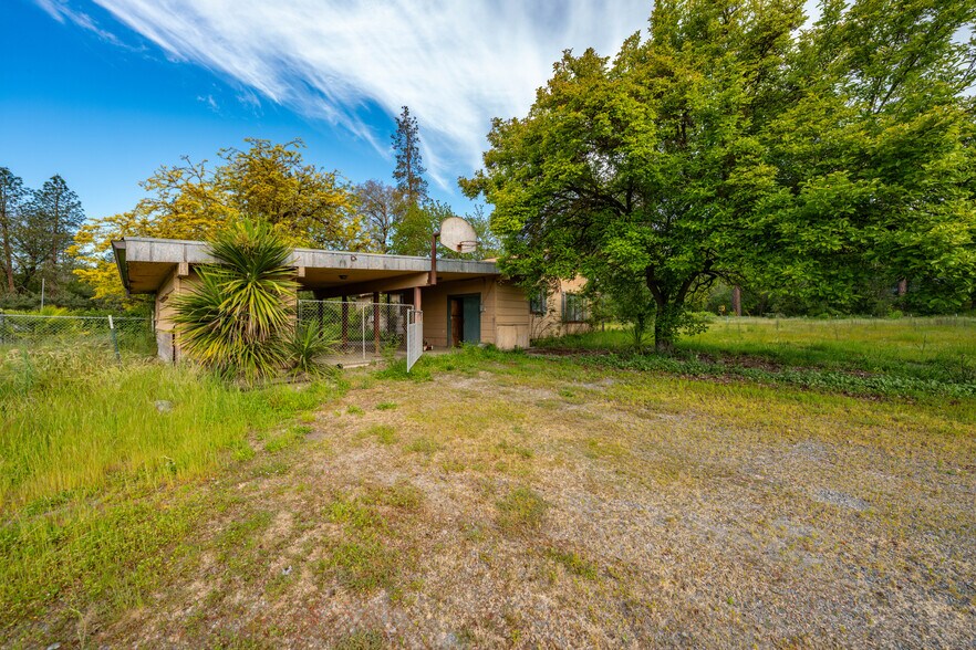 More Photos Of 6531 Lower River Rd, Grants Pass Specialty For Sale