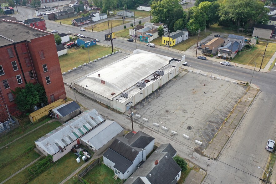 More Photos Of 2421 W Market St, Louisville Freestanding For Sale