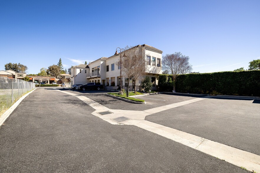 More Photos Of 1868 E Thousand Oaks Blvd, Thousand Oaks Medical For Sale
