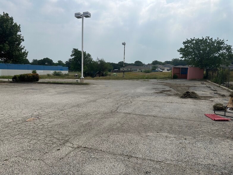 More Photos Of 11430 Perrin Beitel Rd, San Antonio Freestanding For Lease