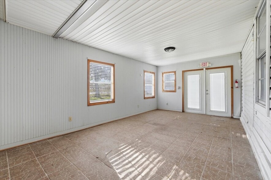 More Photos Of 506 Commonwealth Ave SW, Polk City Office Residential For Sale