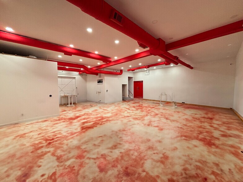 More Photos Of 413 N Moss St, Burbank Light Manufacturing For Sale