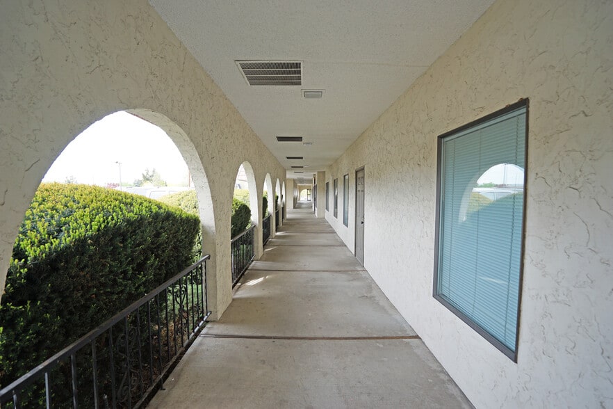 More Photos Of 1015 S 40th Ave, Yakima Medical For Sale