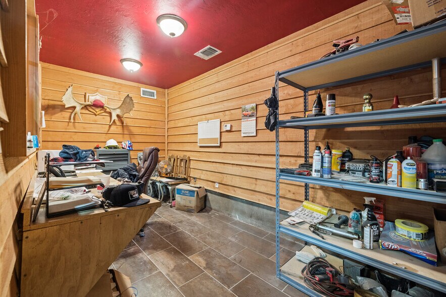 More Photos Of 11734 Schriber Rd, Buda Warehouse For Lease
