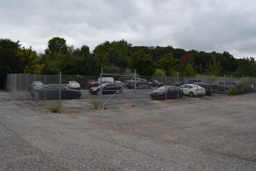 More Photos Of 4028 Hanover Pike, Manchester Auto Repair For Sale