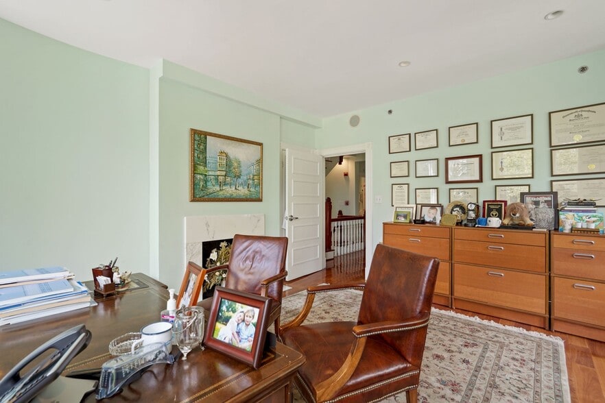 More Photos Of 1011 New Hampshire Ave NW, Washington Office For Lease