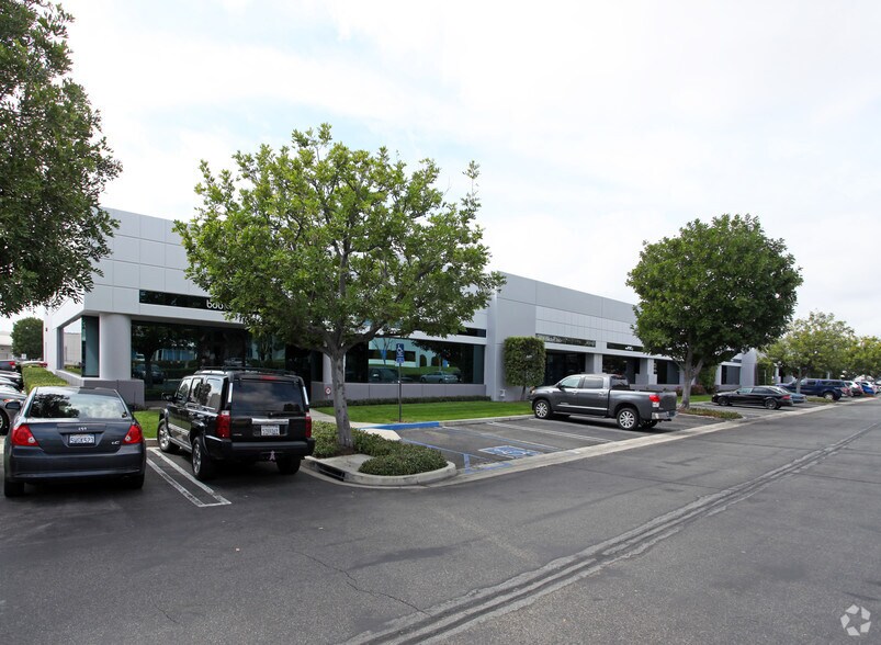 More Photos Of 15 Hammond, Irvine Research And Development For Lease