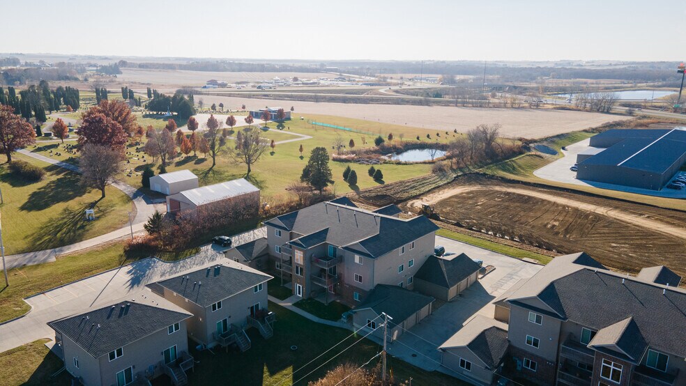 More Photos Of 230 W Hills Ln, Waterloo Apartments For Sale