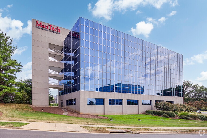 More Photos Of 13755 Sunrise Valley Dr, Herndon Office For Lease