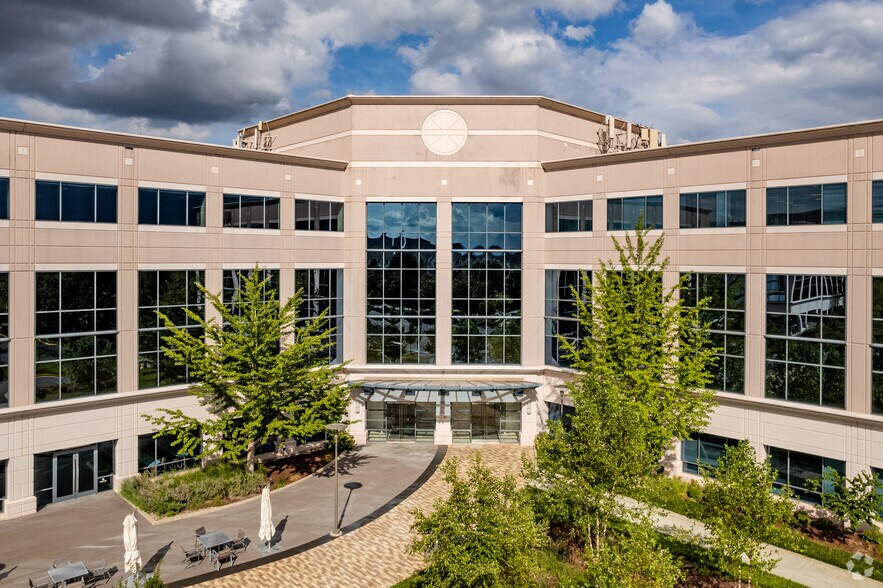 More Photos Of 13865 Sunrise Valley Dr, Herndon Office For Lease