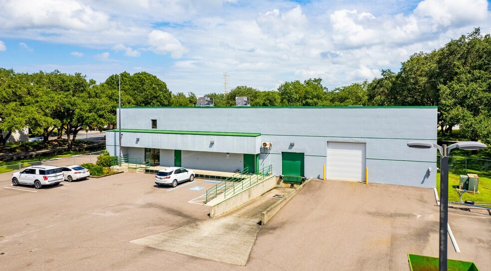 More Photos Of 3415 Queen Palm Dr, Tampa Warehouse For Sale