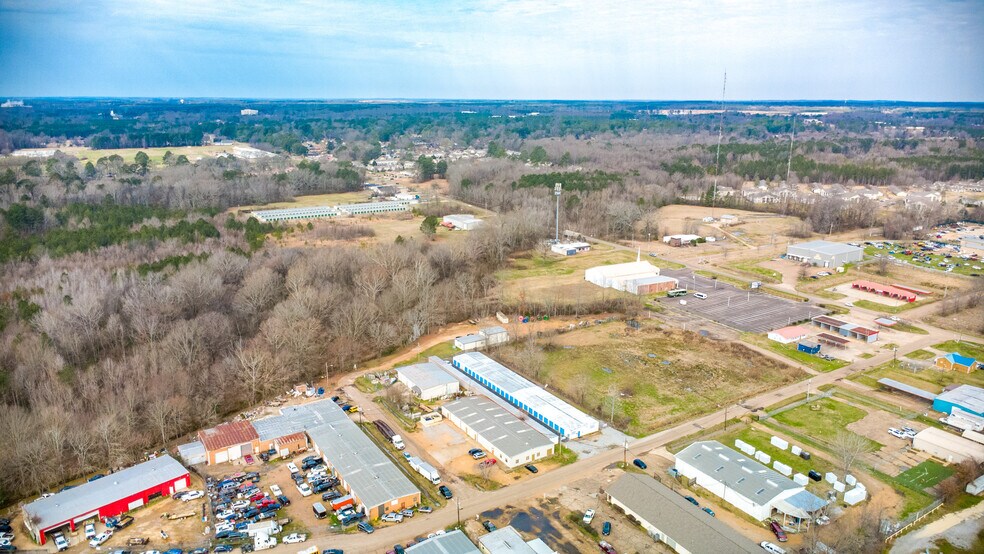 More Photos Of 5849 N Commerce Plz, Jackson Self Storage For Sale