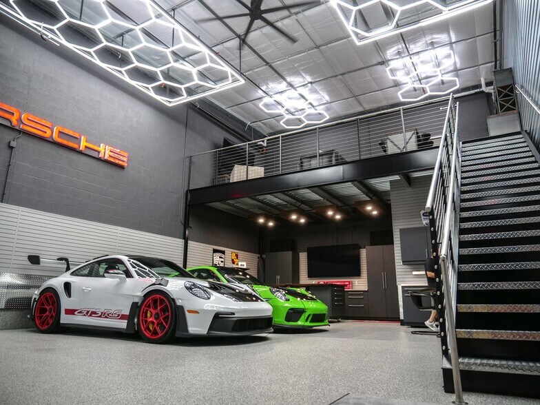 More Photos Of 15431 Fitzhugh Rd, Dripping Springs Showroom For Sale