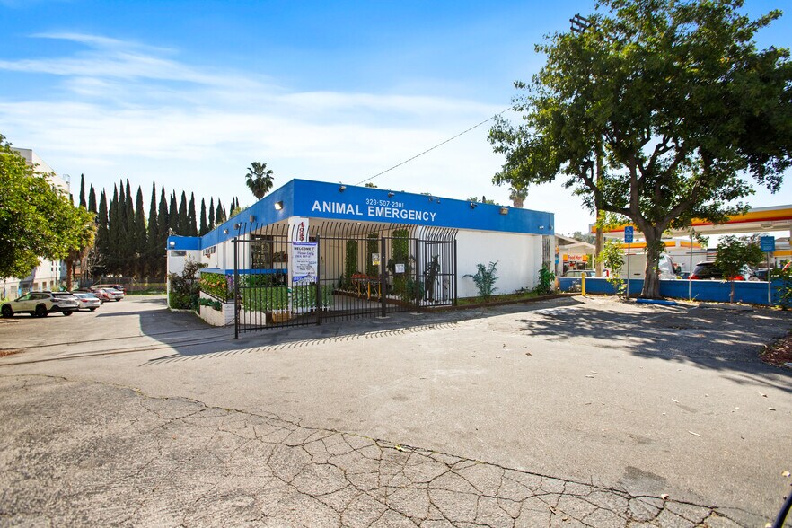Primary Photo Of 4254 Eagle Rock Blvd, Los Angeles Veterinarian Kennel For Sale