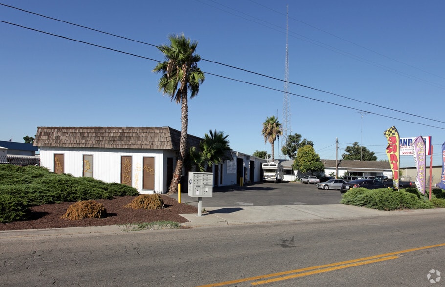 More Photos Of 1059 N Emerald Ave, Modesto Service For Sale