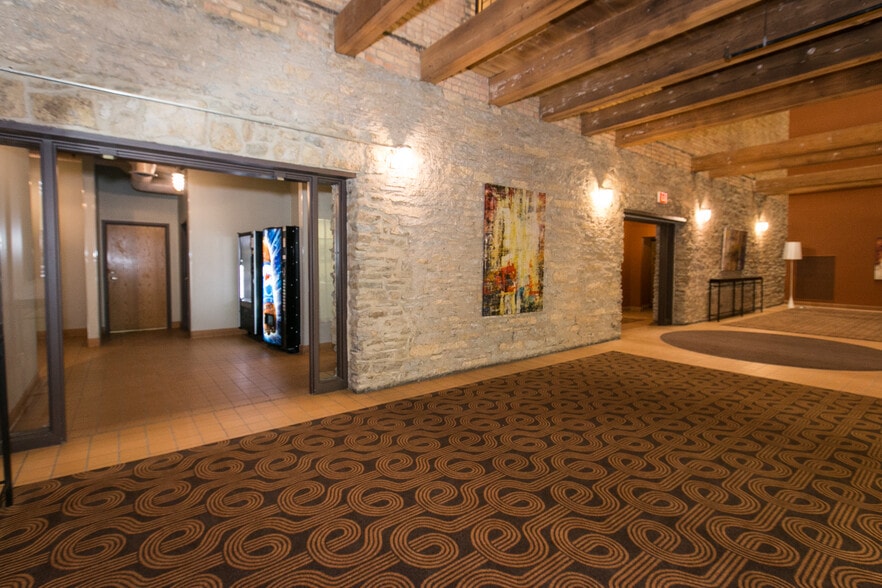 More Photos Of 400 N 1st St, Minneapolis Loft Creative Space For Sale