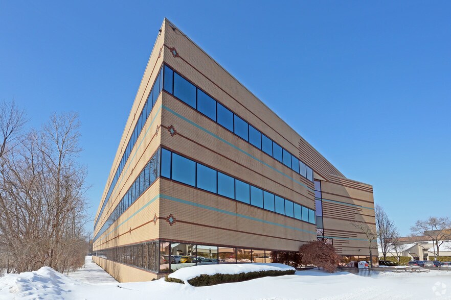 More Photos Of 7125 Orchard Lake Rd, West Bloomfield Office For Lease