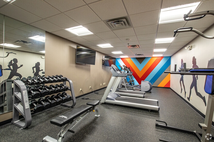 More Photos Of 2626 E 82nd St, Bloomington Office For Sale