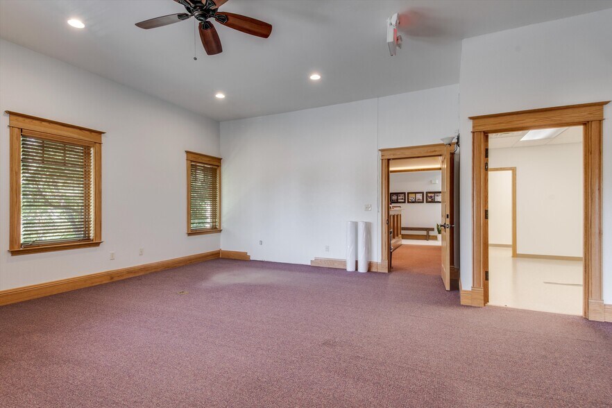 More Photos Of 512 5th St, Berthoud Office For Lease