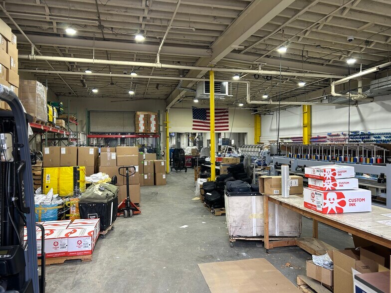 More Photos Of 10 Dell Glen Ave, Lodi Manufacturing For Lease