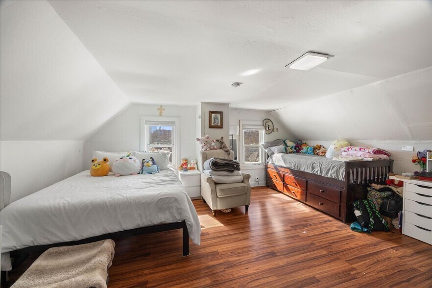 More Photos Of 49 LAKE St, West Harrison Restaurant For Sale