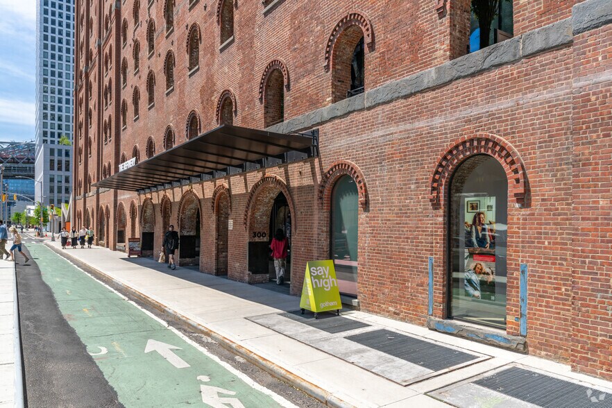 More Photos Of 300 Kent Ave, Brooklyn Office For Lease