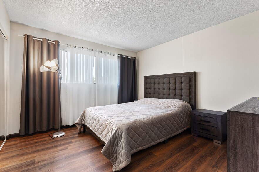 More Photos Of 420 W Windsor Rd, Glendale Apartments For Sale
