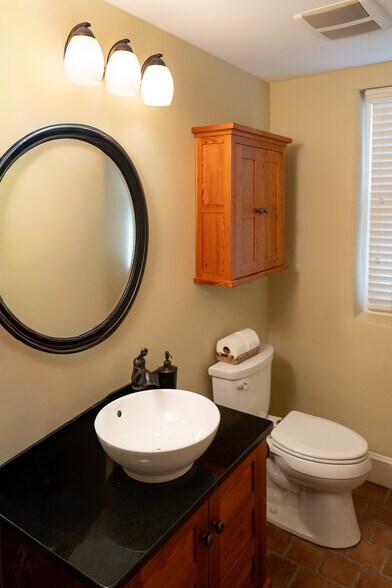 More Photos Of 119 S Marshall St, Winston-Salem Office For Lease