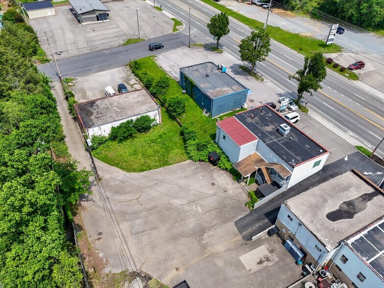 More Photos Of 3203 Brambleton Ave, Roanoke Freestanding For Sale