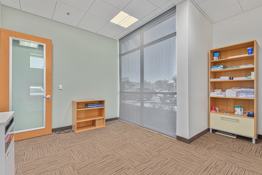 More Photos Of 4650 E Cotton Center Blvd, Phoenix Office For Lease