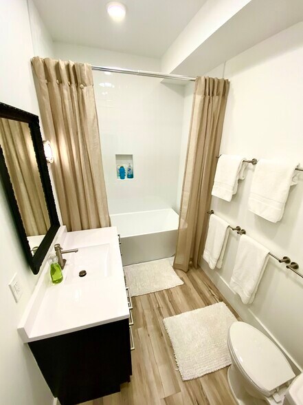 More Photos Of 13662 Red Arrow Hwy, Harbert Hotel For Sale