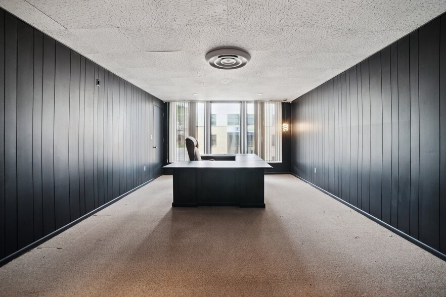 More Photos Of 616 Midland Ave, Midland Office Residential For Sale