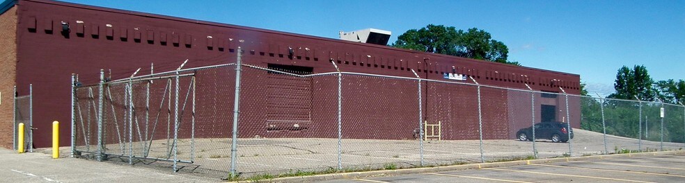 More Photos Of 130-150 Eva St, Saint Paul Industrial For Sale