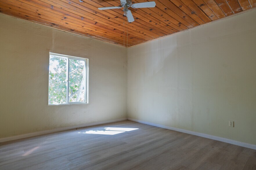 More Photos Of 3882 Washington Ave, Le Grand Apartments For Sale