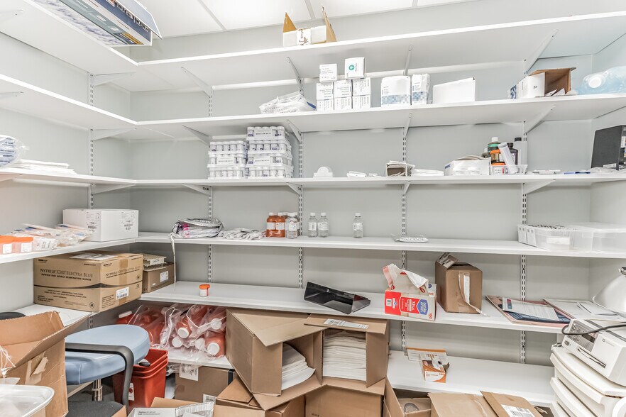 More Photos Of 131 Elden St, Herndon Medical For Sale