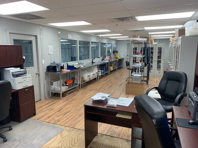 More Photos Of 301-315 Camars Dr, Warminster Light Manufacturing For Sale