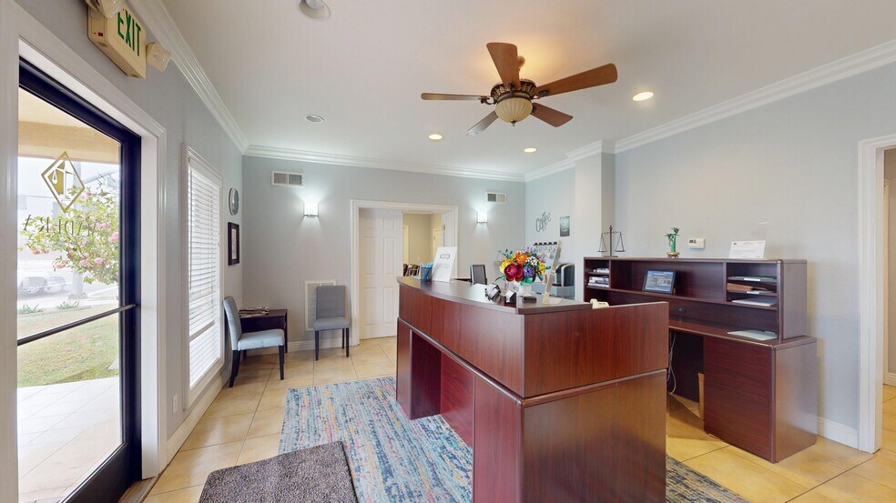 More Photos Of 400 W Yosemite Ave, Madera Office For Sale