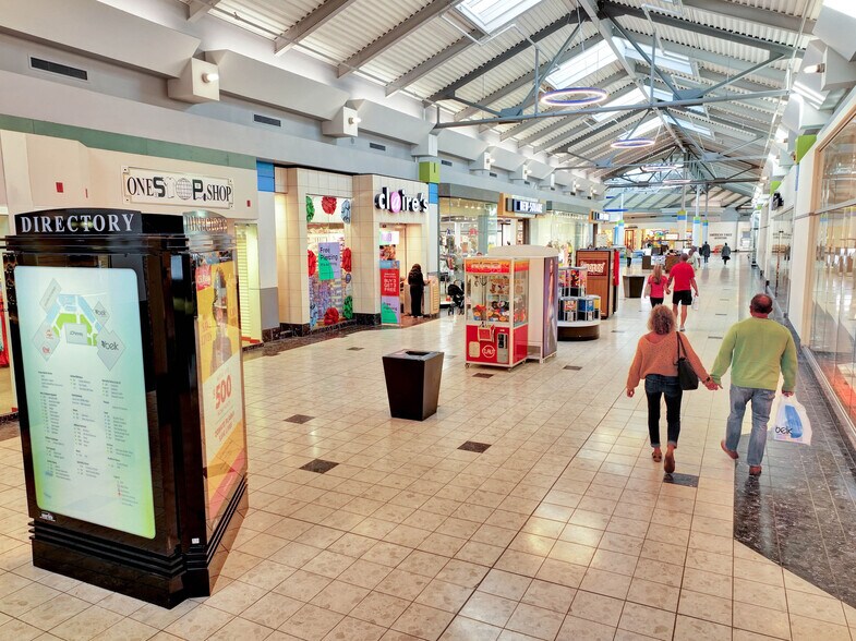 More Photos Of 2922-2950 Watson Blvd, Centerville Unknown For Lease