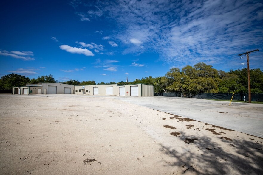 More Photos Of 180 Spring Mountain Dr, Canyon Lake Distribution For Sale