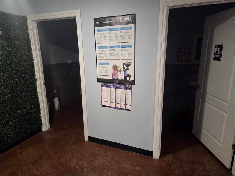More Photos Of 72 Miller ave, Elgin Sports And Entertainment For Sale