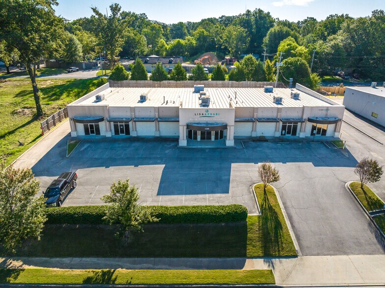 More Photos Of 1288 Sycamore View Rd, Memphis Medical For Sale