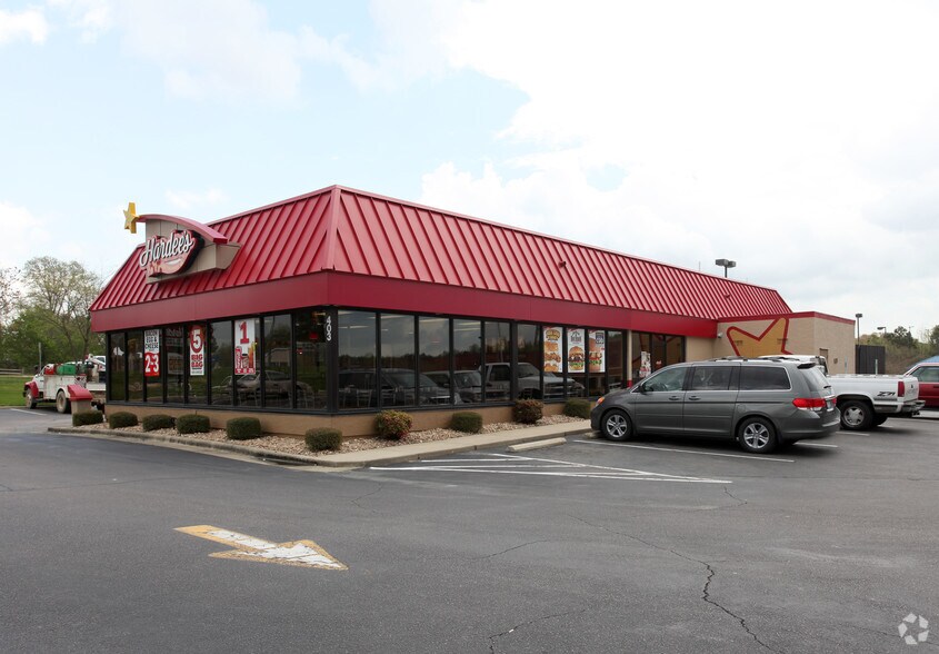 More Photos Of 401-411 S Main St, Rolesville Unknown For Lease