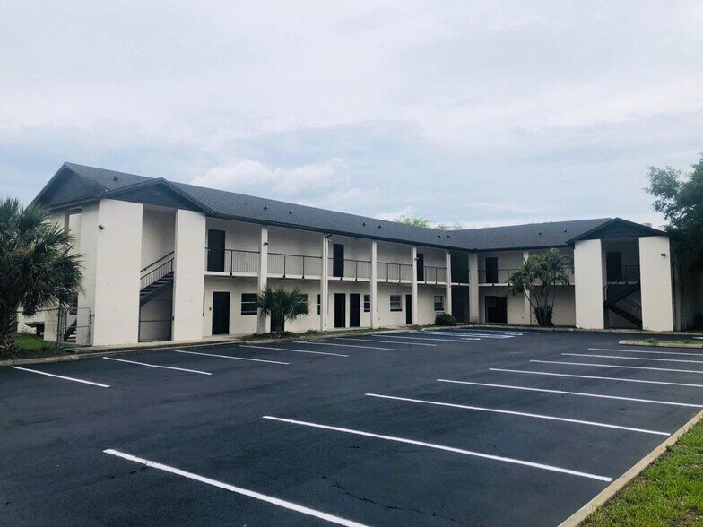 Primary Photo Of 500 S Holly Ave, Sanford Congregate Senior Housing For Sale