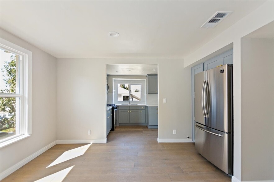 More Photos Of 1703 S Burlington Ave, Los Angeles Apartments For Sale