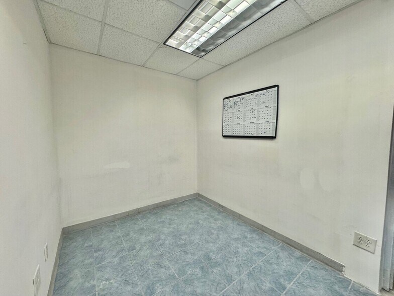 More Photos Of 130 Sheridan Blvd, Inwood Warehouse For Lease