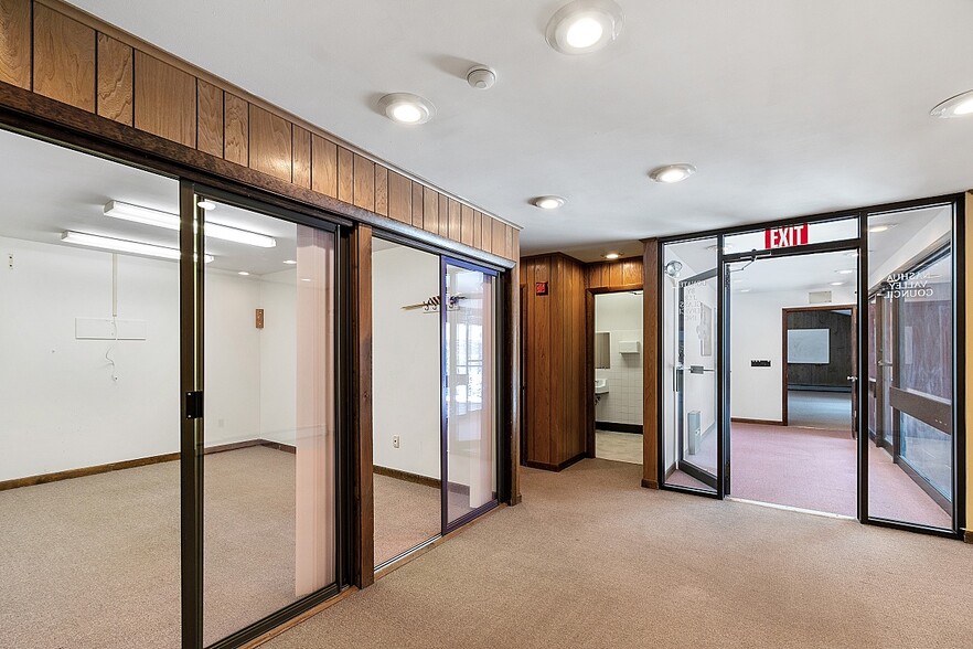 More Photos Of 1980 Lunenburg Rd, Lancaster Loft Creative Space For Lease