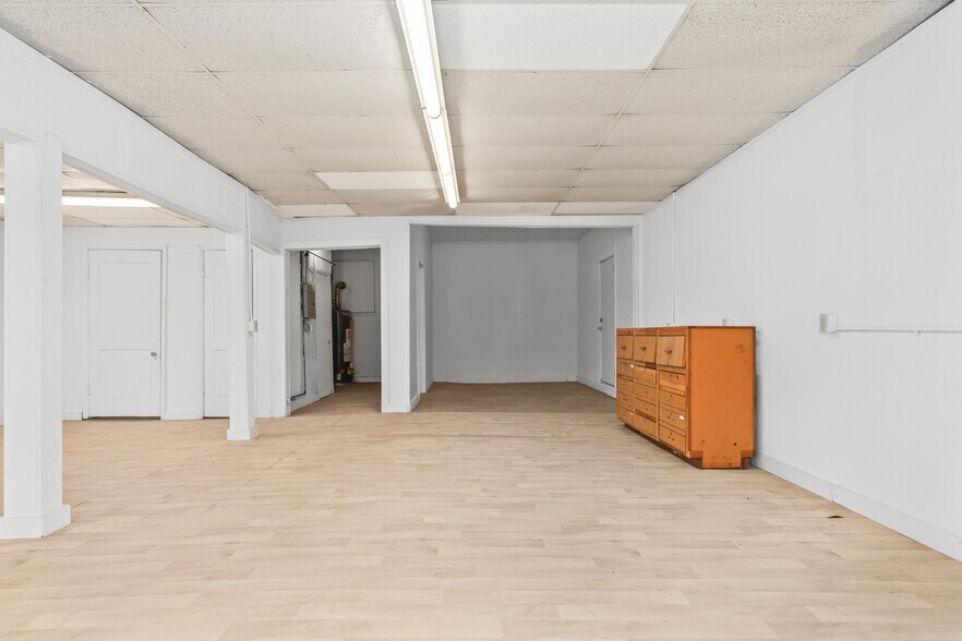 More Photos Of 231 E Elm St, Hillsboro Loft Creative Space For Lease